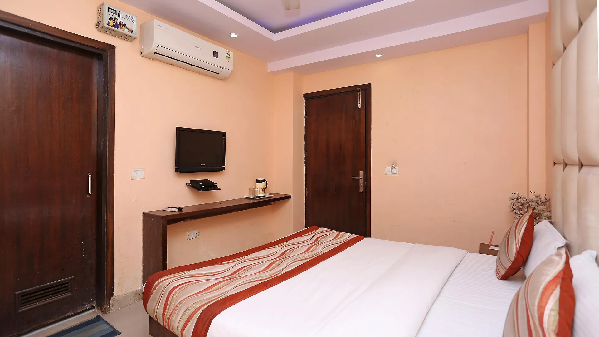 Oyo 6096 Hotel Maharani Palace New Delhi
