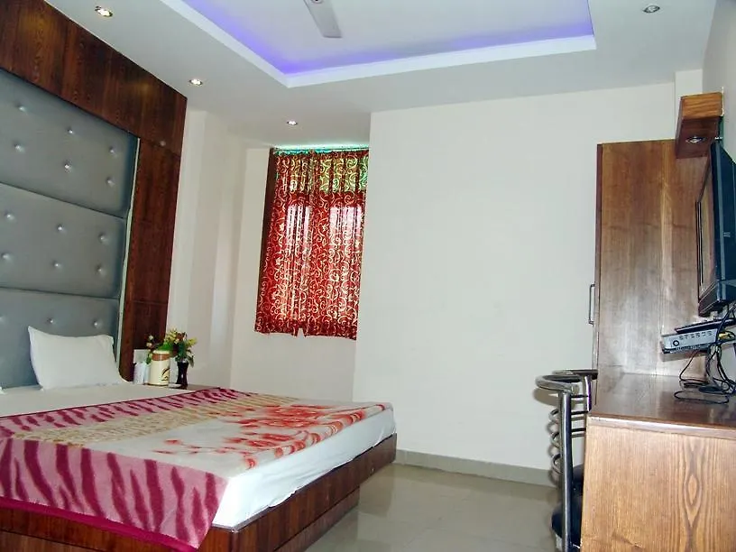 Oyo 6096 Hotel Maharani Palace New Delhi