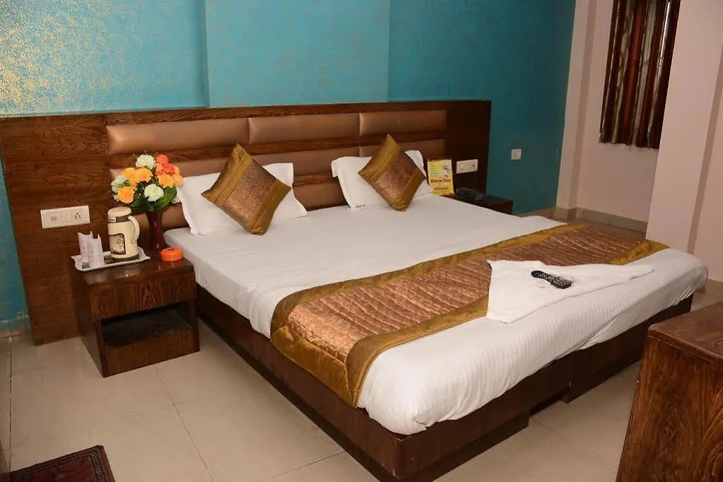 Oyo 6096 Hotel Maharani Palace New Delhi