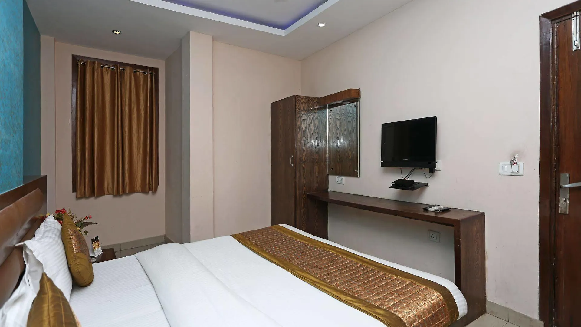 Oyo 6096 Hotel Maharani Palace New Delhi