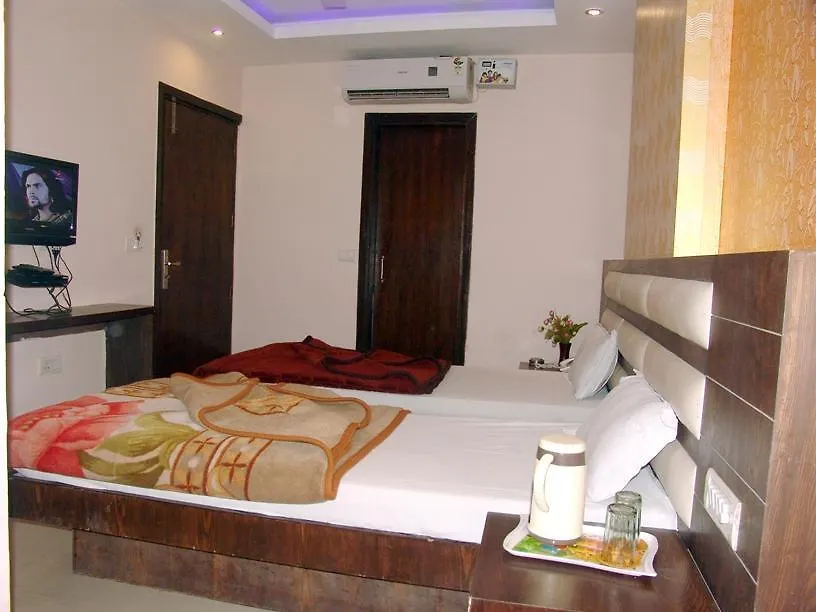 Oyo 6096 Hotel Maharani Palace New Delhi